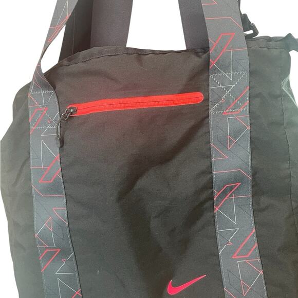NIKE Sporty Tote – Black/Red, Crossbody Option, EUC, Gym-Ready - Picture 3 of 10